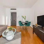 Royal - Centro Apartment Milan
