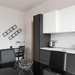 Youhosty - Inganni 74 דירה