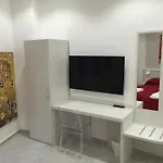 Picaflor Art & Pensión Milán