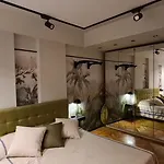 Exclusive Floor 2-bedroom Flat דירה *
