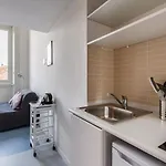 Guesthost - Apts Milano-corso Magenta Milão