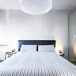 Daire Black & White Flat In Naviglio/ Porta Genova *