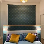 Isola Apartment *