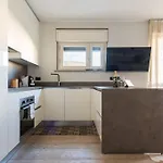 Bezzi Flexyrent A.c. Wifi Apartment *