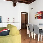 Youhosty - Mercato Big 16 Apartment *