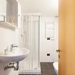 Guesthost - Apts Milano-corso Magenta * Milão