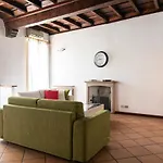 Youhosty - Mercato Big 16 Apartment