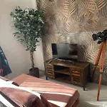 Leo's Corner In