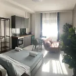 Апартаменты Leo's Corner In