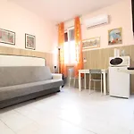 Sweet Metro, Linate E Sky Apartamento