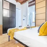 Ascanio Apartment, In The Heart Of Nightlife Apartamento