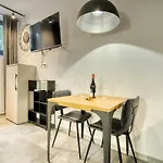Πανσιόν Italianflat - Angolino Dei Navigli 3*