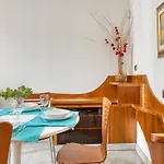 Lejlighed Joivy Captivating Flat With Balcony Milano