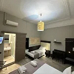 Bogart Hotel 2*