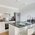 شقة Just Urban - Stylish Duplex With Terrace - 10 Min Porta Romana ميلان