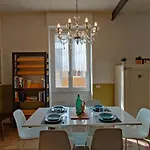 Elegante Trilocale A 아파트 밀라노