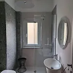 Modern And Comfortable Near The Subway Apartament Mediolan
