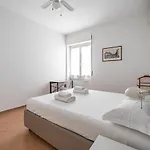 Appartement Cozy X4 - 450 Far From Lambrate Fs Milaan