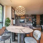 Luxury In Bosco Verticale Isola شقة