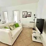 Apartman Luminoso Trilocale Affori Centro *