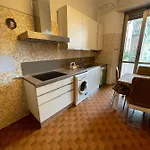 Corner 32 * Milano