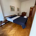 Corner 32 * Milano