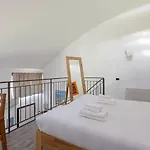 Guesthost - Vigentino Loft With Terrace Milão