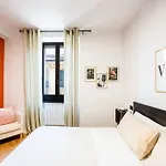 Gold & Platinum Garibaldi Executive Апартаменты Милан
