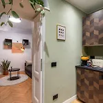 Gold & Platinum Garibaldi Executive Апартаменты Милан