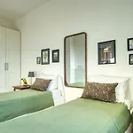 Апартаменты Spacious Penthouse With Panoramic Terrace - 20 Minutes From San Siro & Duomo Милан