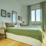 Spacious Penthouse With Panoramic Terrace - 20 Minutes From San Siro & Duomo Апартаменты