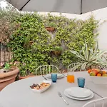 Pontaccio, 4 - Vivere In Brera, Quartiere Bohemien Di *