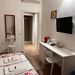 Bed & Breakfast Via Fontana 4*