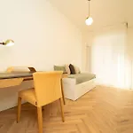 Daire Esclusivo Con 2 Da Letto Milano