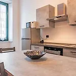 Guest Planet - Modern Flat M2 شقة *
