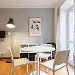 Easyhomes - Spiga 아파트
