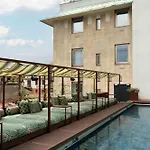Radisson Collection Hotel, Santa Sofia Милан