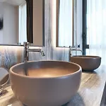 Luxury In Bosco Verticale Isola شقة *