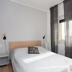 Gambara Urban Flat - Stylish And Next To Metro شقة *