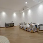 Trilocale Centro 아파트 *
