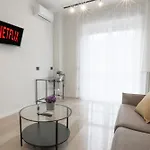 New Modern Flat 10 Minutes Walk From Station 아파트 밀라노