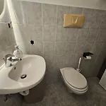Exclusive Floor 2-bedroom Flat דירה *