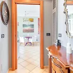 Glassy Apartment Milan