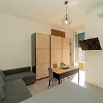 Apartament Near Metro-m5 Mediolan