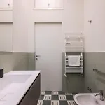 Spacious In Next To Metro * מילאנו