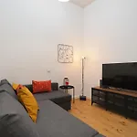 Primopiano - Gluck B Apartment *