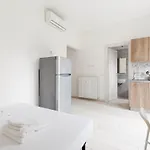 Apartament Cimiano M2 Cozy With Balcony Mediolan