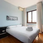 Guesthost - Roomy With Comfort! Metro M4 Linate 아파트