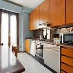 Guesthost - Roomy With Comfort! Metro M4 Linate 아파트 밀라노