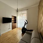 Boutique Moscova 4* ミラノ